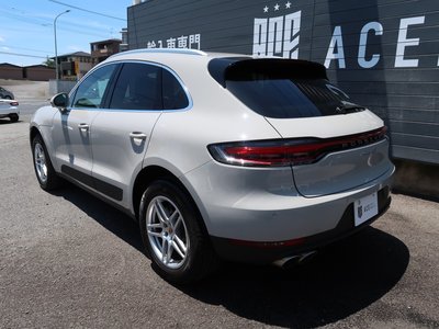 2021 Porsche MACAN thumbnail 23