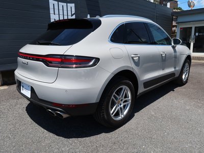2021 Porsche MACAN thumbnail 22