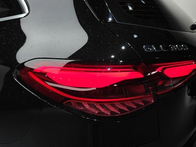 MERCEDES-BENZ GLC - 10