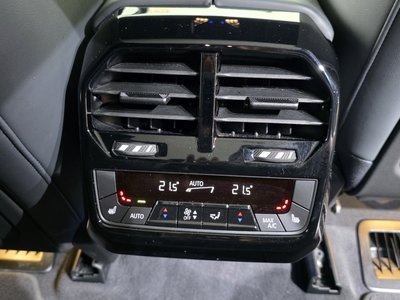 2023 BMW IX thumbnail 25