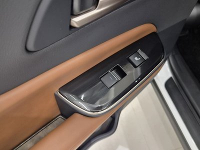 2026 Toyota CROWN CROSSOVER thumbnail 17