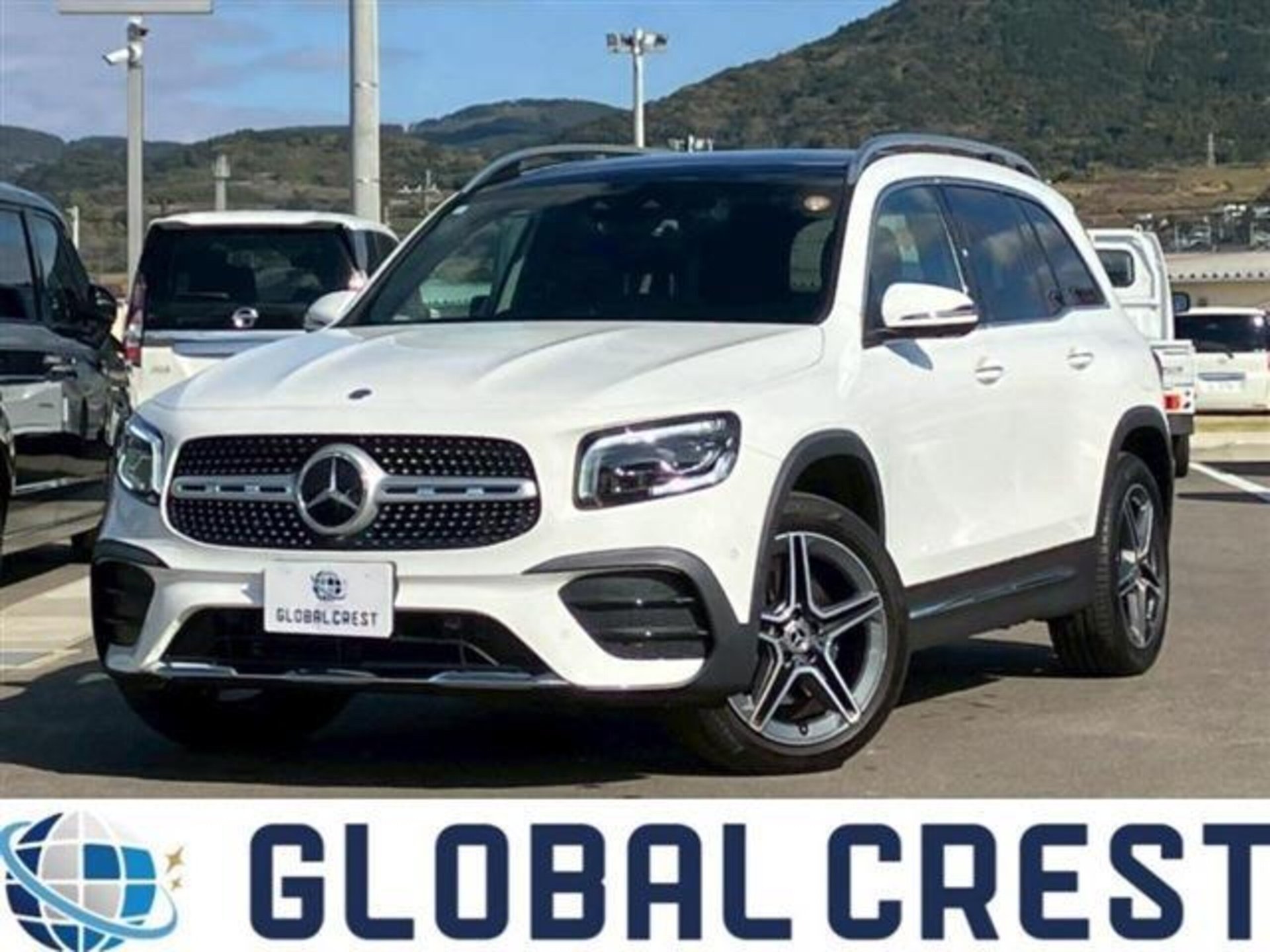 MERCEDES-BENZ GLB - View 1