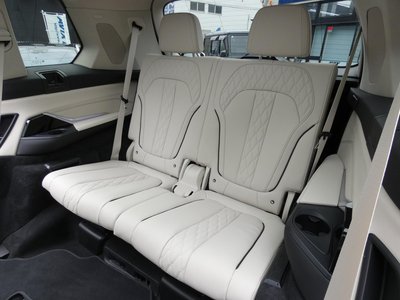 2023 BMW X7 — миниатюра 25