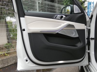 2023 BMW X7 — миниатюра 54