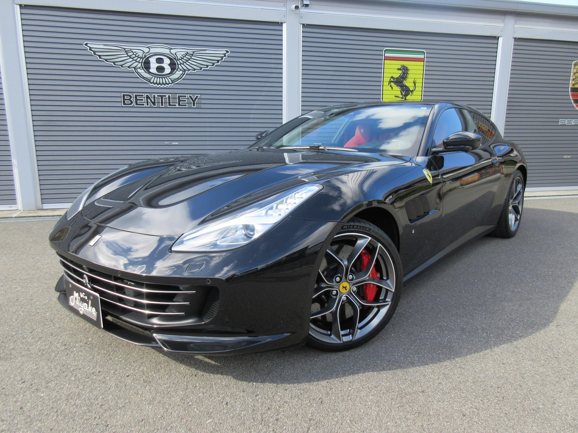 FERRARI GTC4 LUSSO - View 1