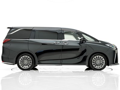 صورة 8 لـ 2024 Lexus LM