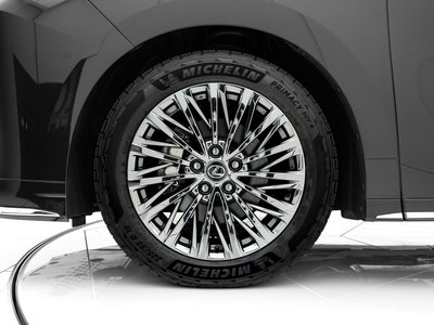 2024 Lexus LM thumbnail 12