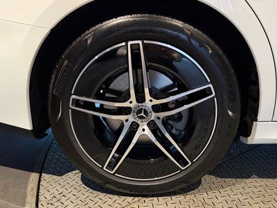 MERCEDES-BENZ E-CLASS - 4