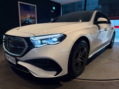 MERCEDES-BENZ E-CLASS - 1