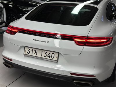 PORSCHE PANAMERA - 3