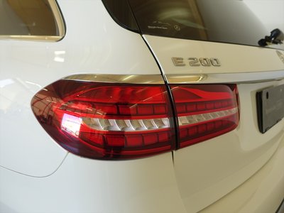 MERCEDES-BENZ E-CLASS WAGON - 10