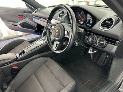 2021 Porsche 718 thumbnail 28
