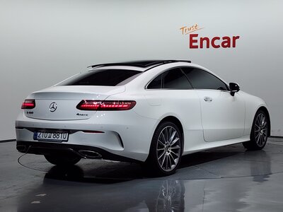 MERCEDES-BENZ E-CLASS - 4