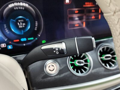 MERCEDES-BENZ E-CLASS - 9