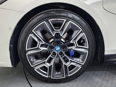 صورة 6 لـ 2024 BMW 5 SERIES