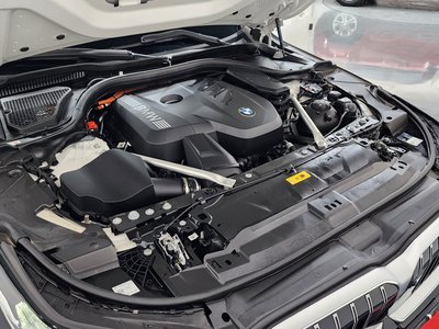 صورة 7 لـ 2024 BMW 5 SERIES