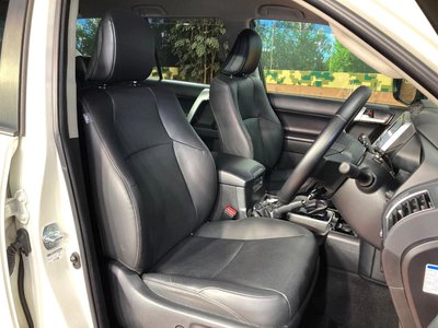 TOYOTA LAND CRUISER PRADO - 9