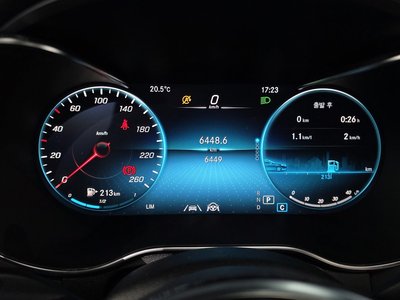 MERCEDES-BENZ GLC - 8