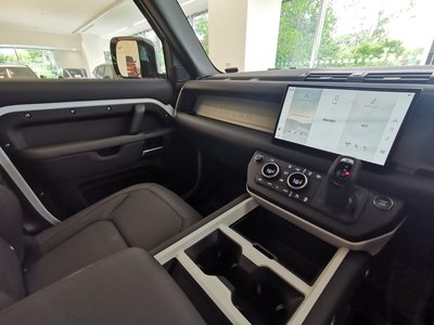 صورة مصغرة 37 لـ 2025 LAND Rover DEFENDER