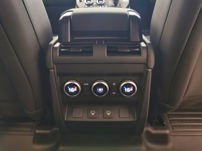 صورة مصغرة 15 لـ 2025 LAND Rover DEFENDER