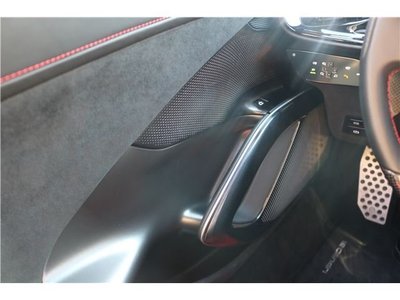 2025 Ferrari 12 CILINDRI 缩略图 32