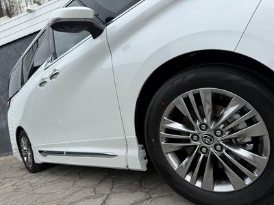 TOYOTA ALPHARD - 3