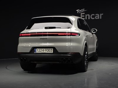 صورة 4 لـ 2023 Porsche CAYENNE