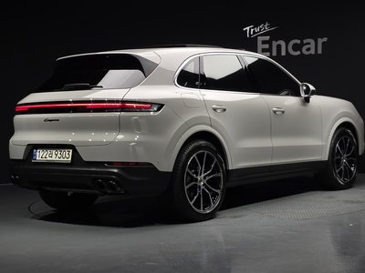صورة 6 لـ 2023 Porsche CAYENNE