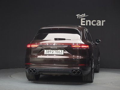 PORSCHE CAYENNE - 4