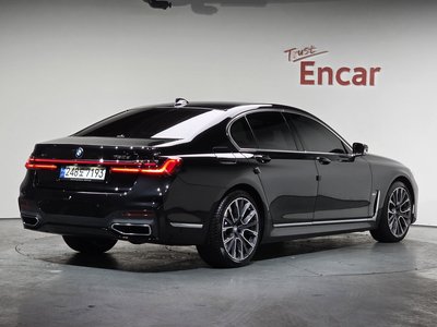 BMW 7 SERIES - 2