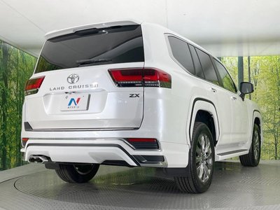 2024 Toyota LAND CRUISER 300 — миниатюра 18