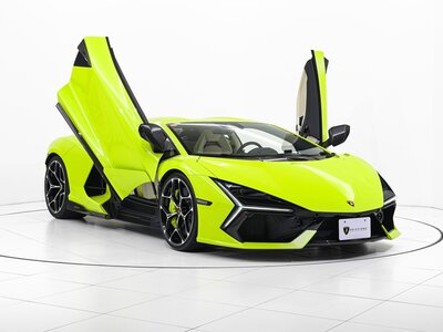 LAMBORGHINI REVUELTO