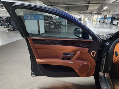 2016 Bentley FLYING SPUR — миниатюра 16