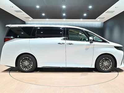 صورة 10 لـ 2024 Toyota ALPHARD