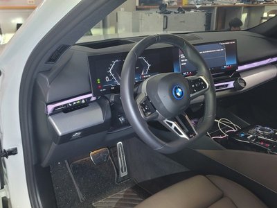 2025 BMW I5 — фото 6