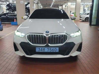 2025 BMW I5 — фото 2