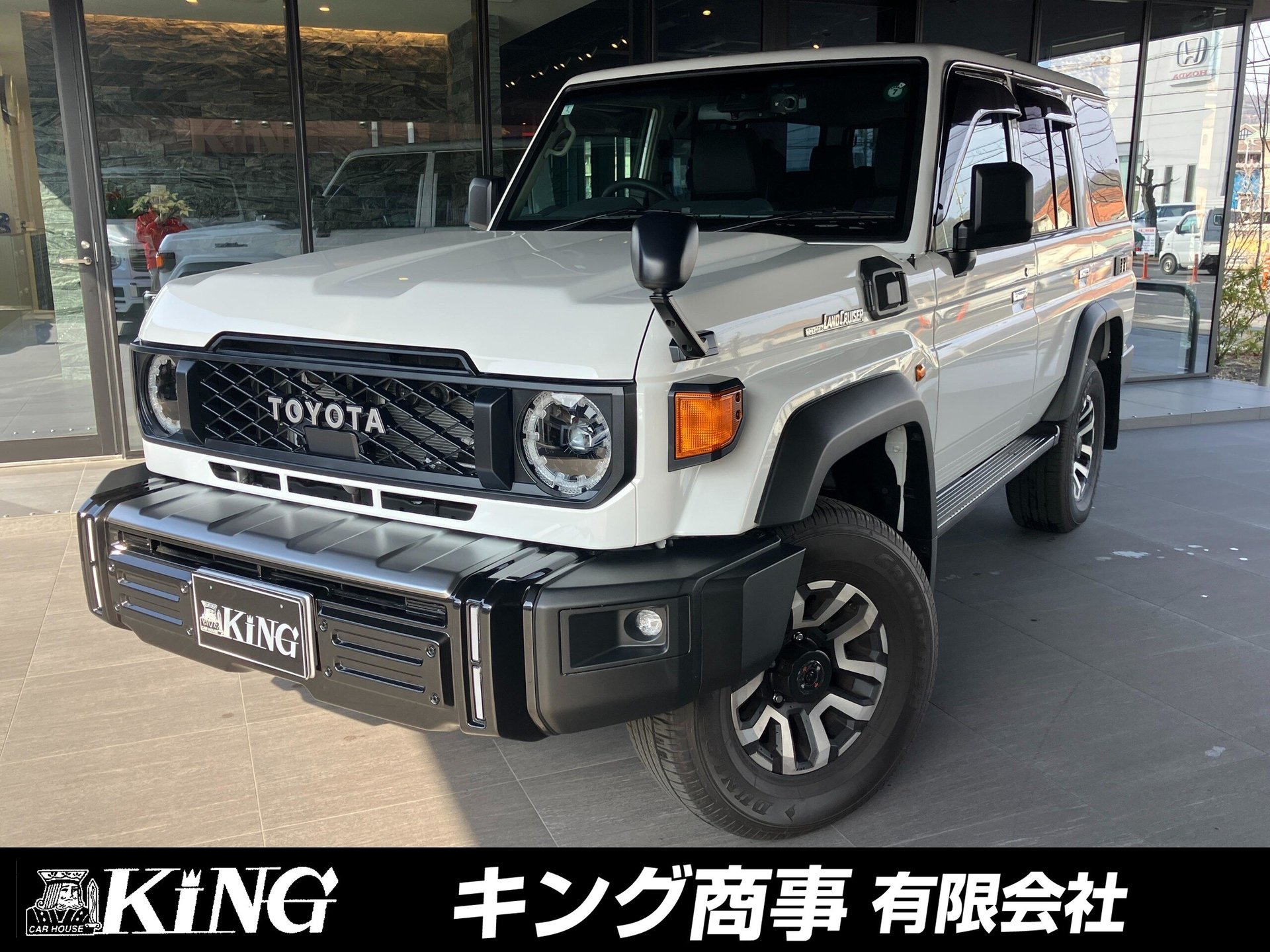 TOYOTA LAND CRUISER 70 - View 1