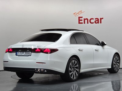 2024 Mercedes-BENZ E-CLASS photo 3