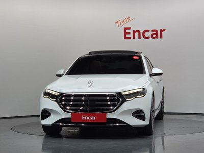 2024 Mercedes-BENZ E-CLASS photo 2