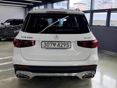 MERCEDES-BENZ GLB - 3