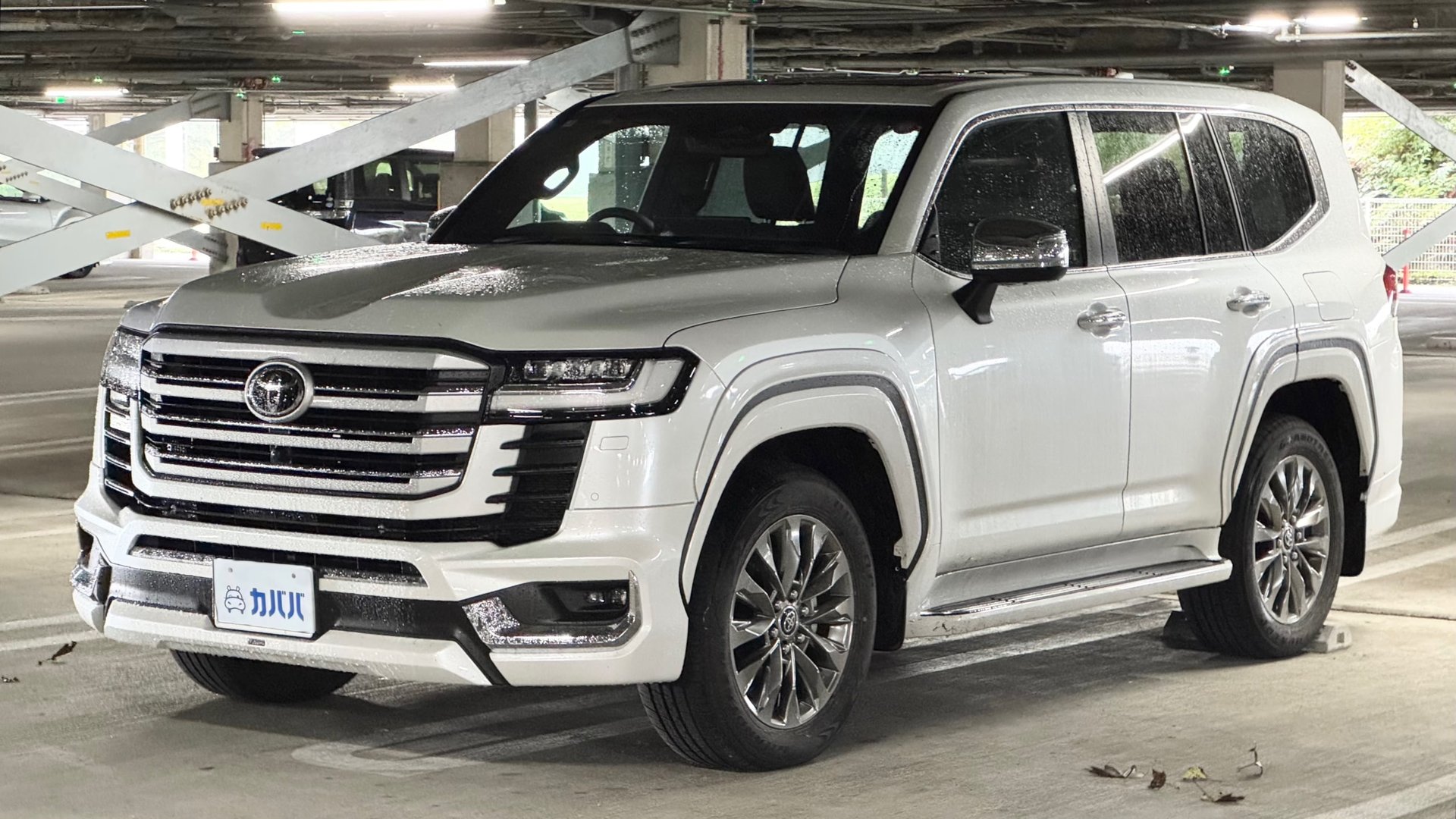 TOYOTA LAND CRUISER 300 - View 1