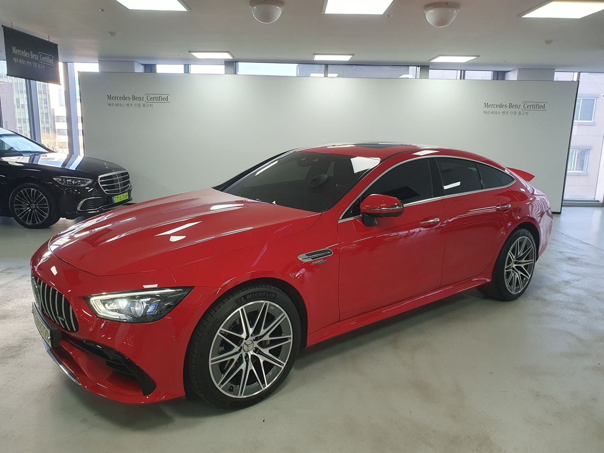 MERCEDES-BENZ GT AMG - View 1