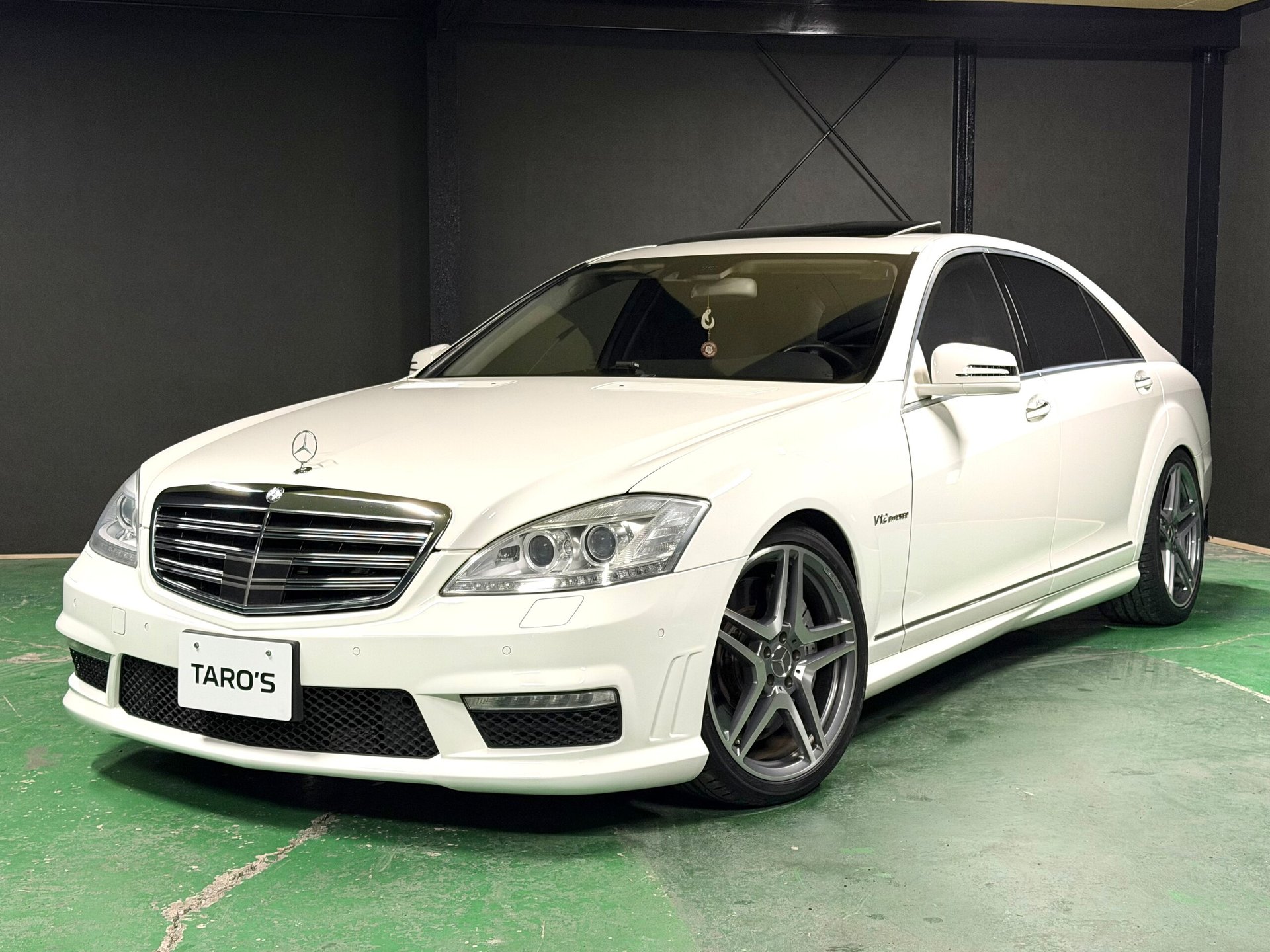 MERCEDES-BENZ S-CLASS AMG - View 1