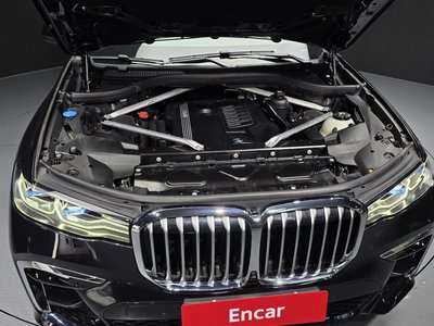BMW X7 - 7
