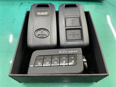 TOYOTA LAND CRUISER 70 - 8