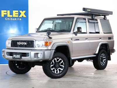TOYOTA LAND CRUISER 70 - 1