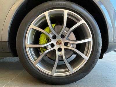 PORSCHE CAYENNE - 4