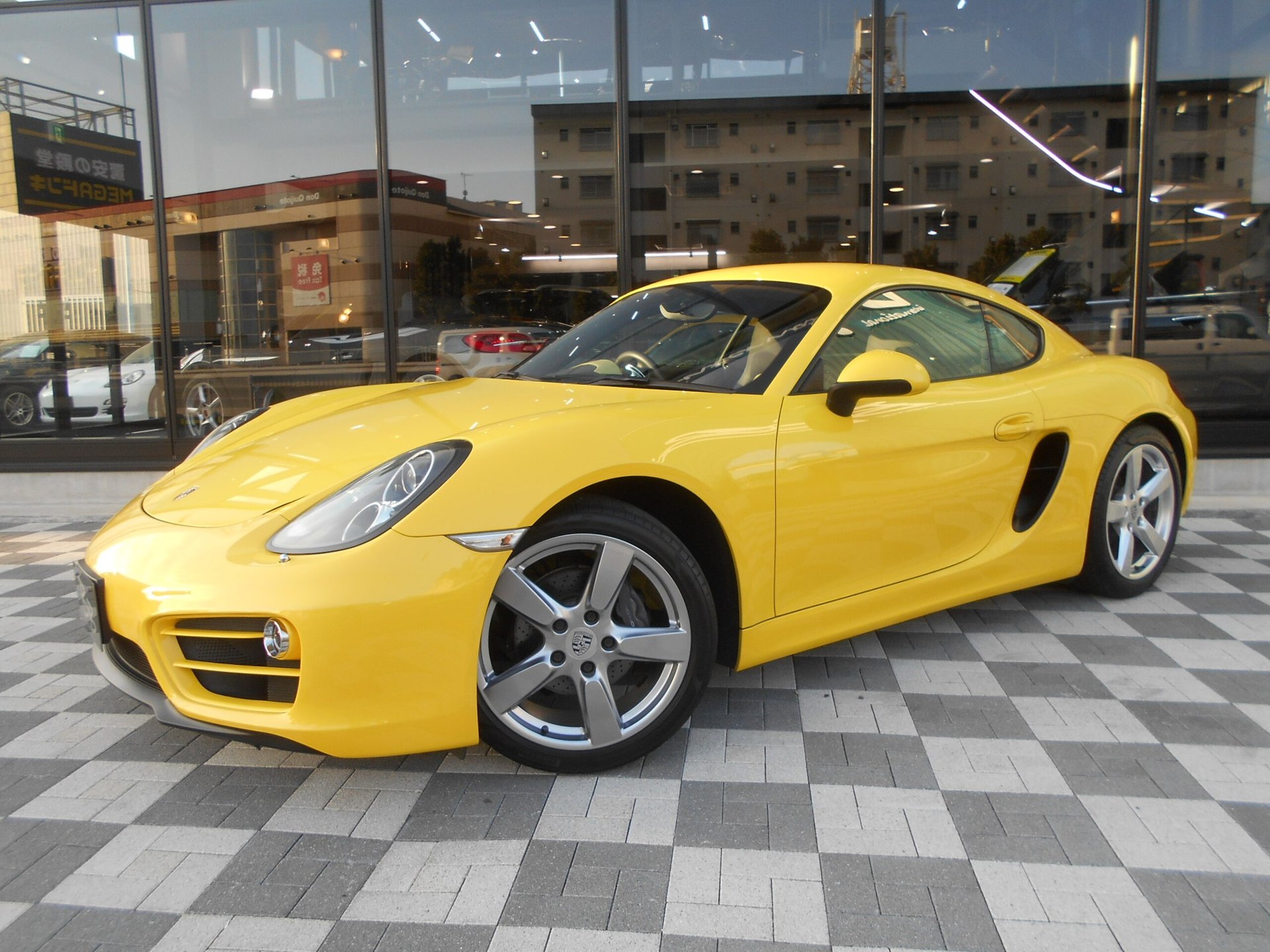 PORSCHE CAYMAN - View 1