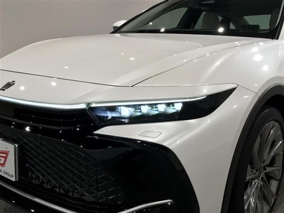 TOYOTA CROWN CROSSOVER - 7