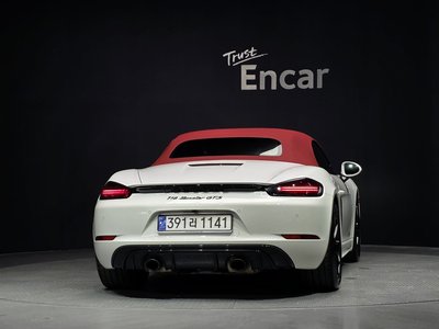 صورة 4 لـ 2024 Porsche 718